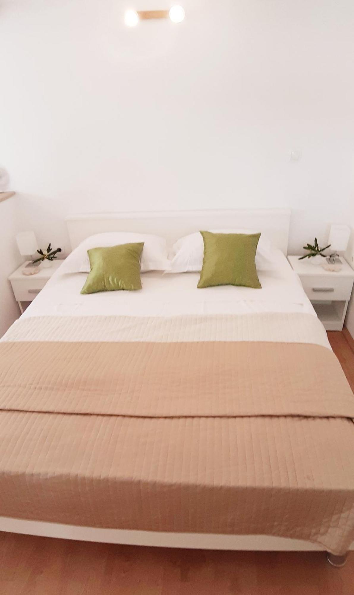 Apartments By The Sea Zavalatica, Korcula - 189 Екстер'єр фото